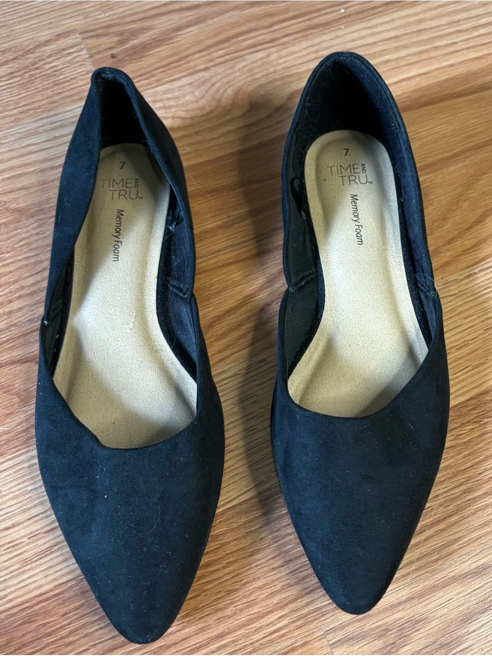 Time and Tru Black Pointed Toe Memory Foam Ballet Flats